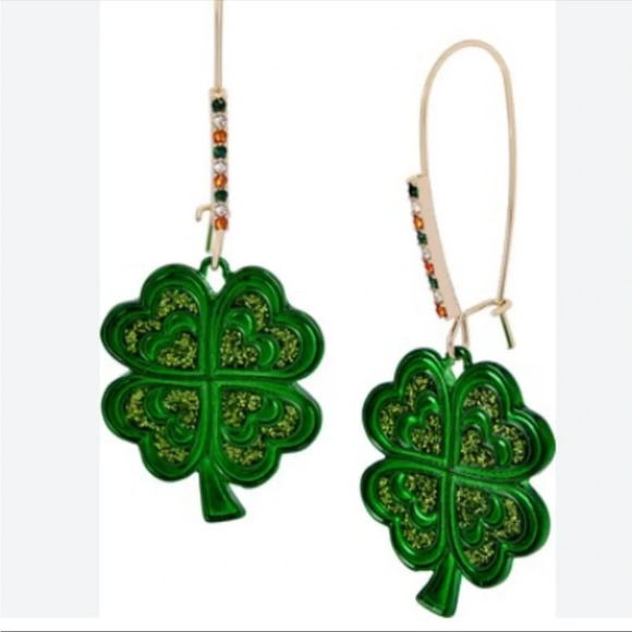 Betsey Johnson Shamrock Dangle Earrings NEW - Picture 2 of 6